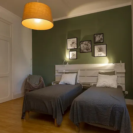 Quarto em Acomodações Particulares Regueirao Anjos *